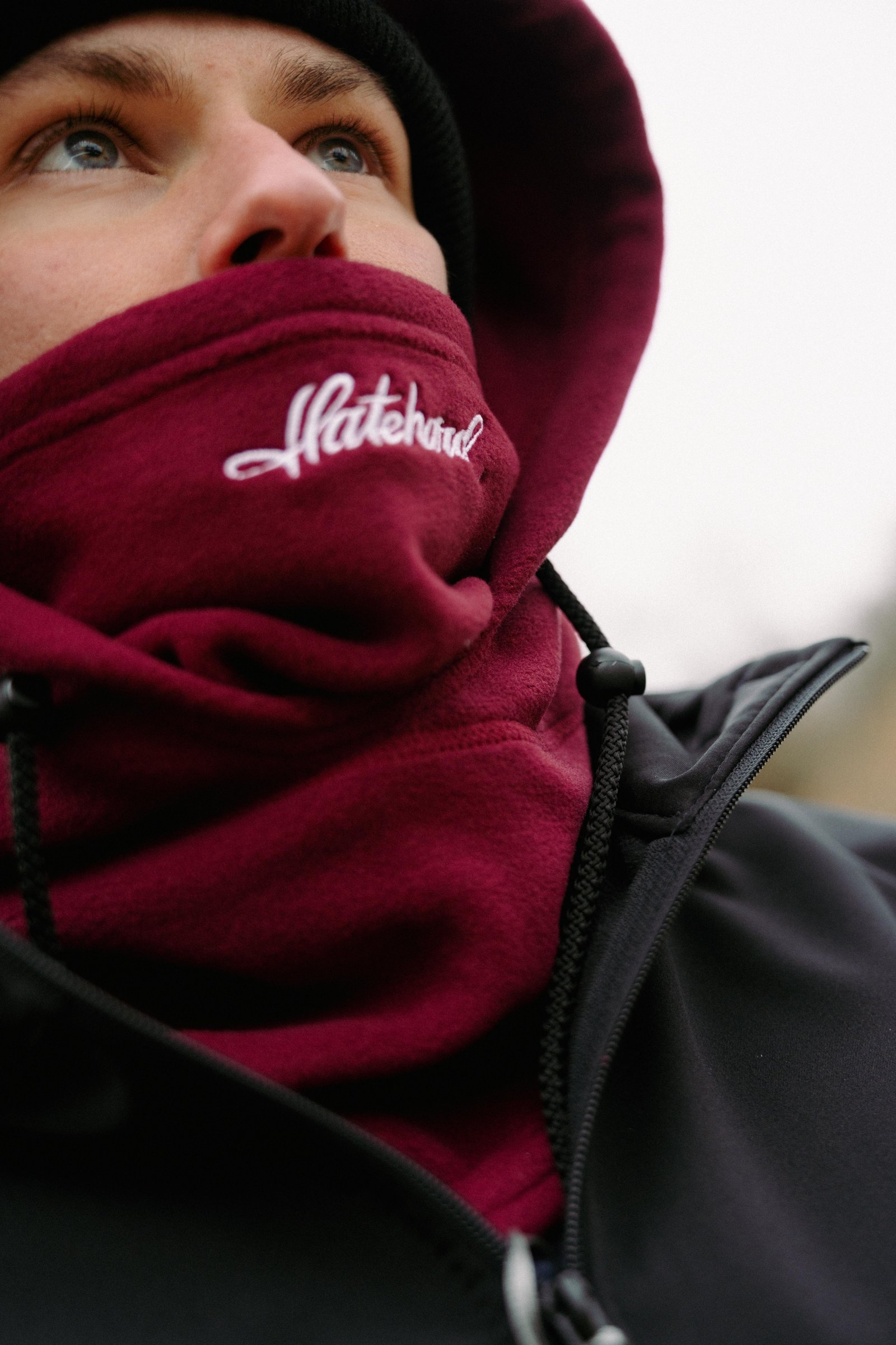 BURGUNDY HH NECKWARMER